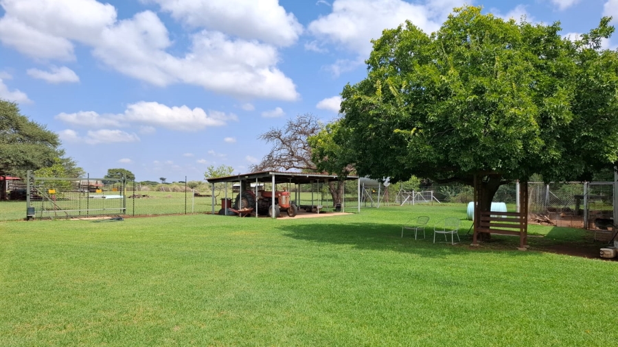4 Bedroom Property for Sale in Jan Kempdorp Rural Northern Cape